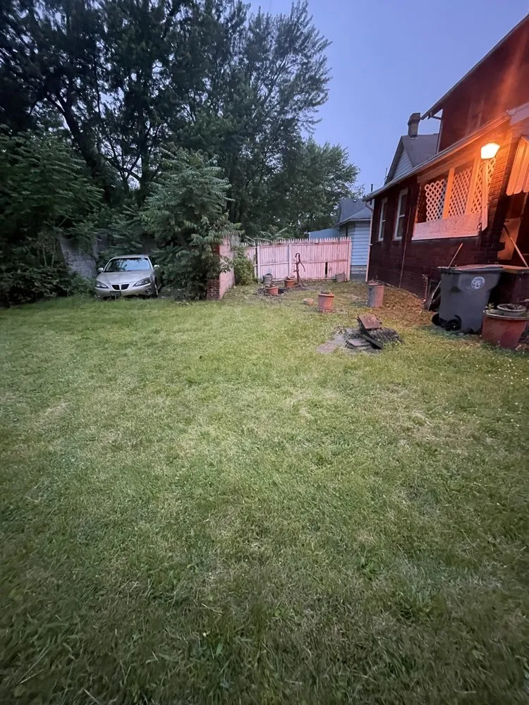 Local yard maintenance experts serving Canton, OH - Williams National Service