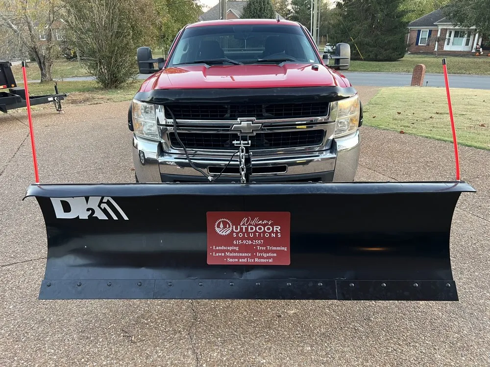 Local yard maintenance for residential properties in Gallatin, TN by Williams Outdoor Solutions