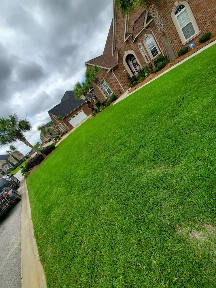 Trusted lawn mowing service in Darlington, SC - Williamson lawn care
