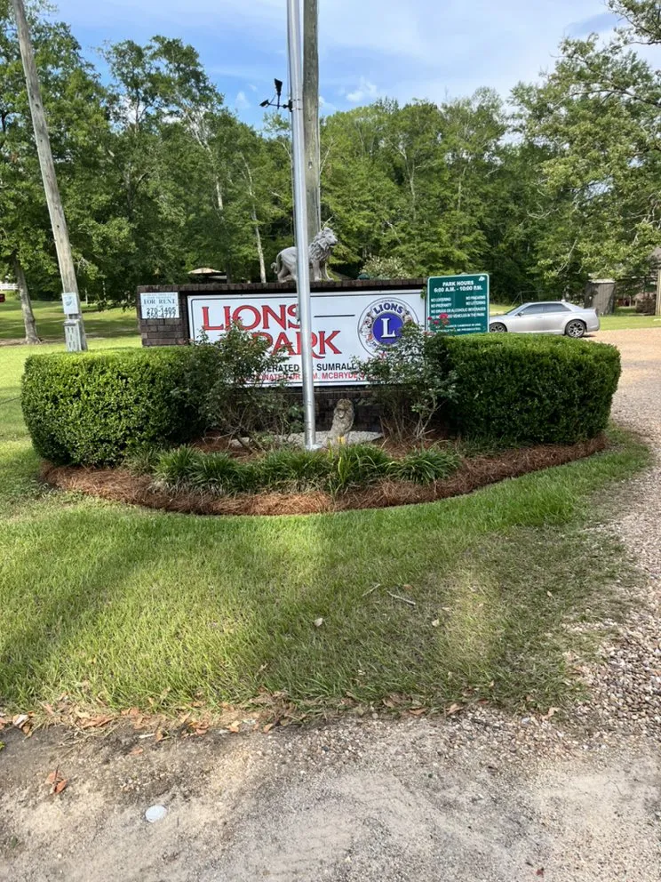 Trusted lawn care service experts serving Sumrall, MS - Williamson Pinestraw & Lawn Care Company