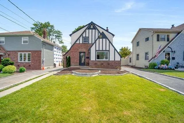 Local yard cleanup service in Wood-Ridge, NJ - Willie’s Lawn Care