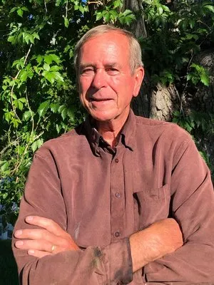 Willie’s Lawn Service Logo