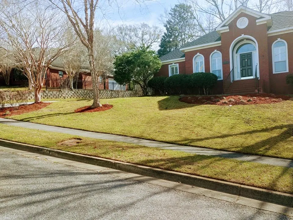 Reliable lawn mowing service experts serving Mobile, AL - Willing 2 Work