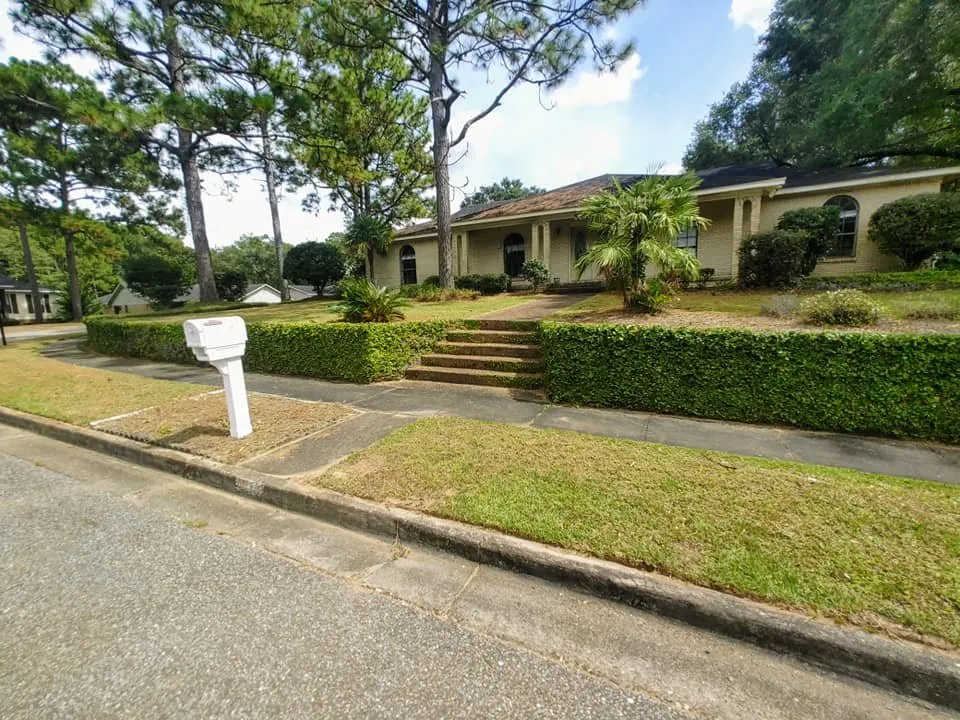 Reliable landscaping services for homes in Mobile, AL by Willing 2 Work