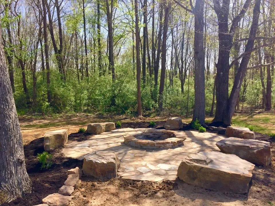 Top-rated residential landscaping in Evansville, IN by Willis Landscape and Concrete