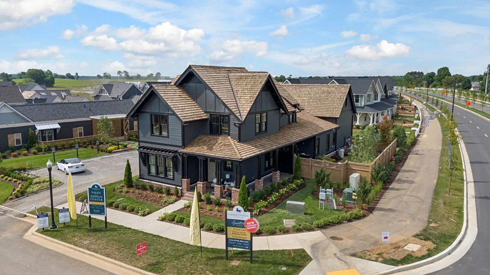 Custom yard maintenance experts serving Brentwood, TN - Willow Branch Landscapes