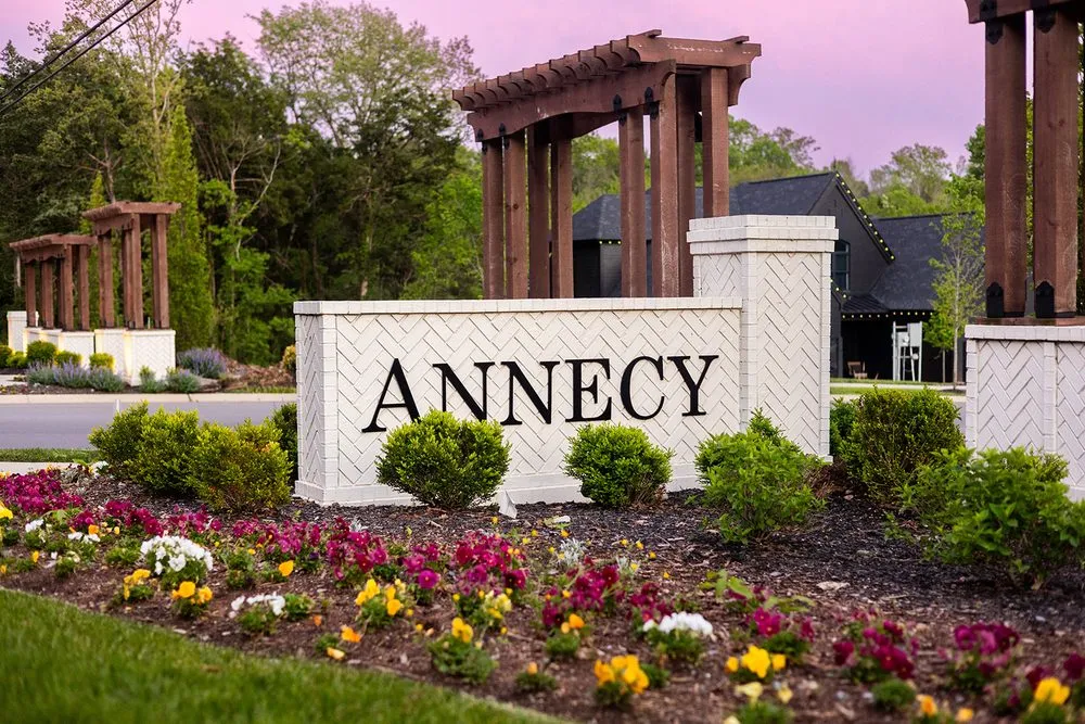 Custom garden landscaping experts serving Brentwood, TN - Willow Branch Landscapes