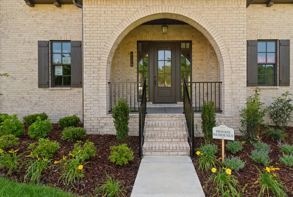 Trusted yard maintenance experts serving Brentwood, TN - Willow Branch Landscapes