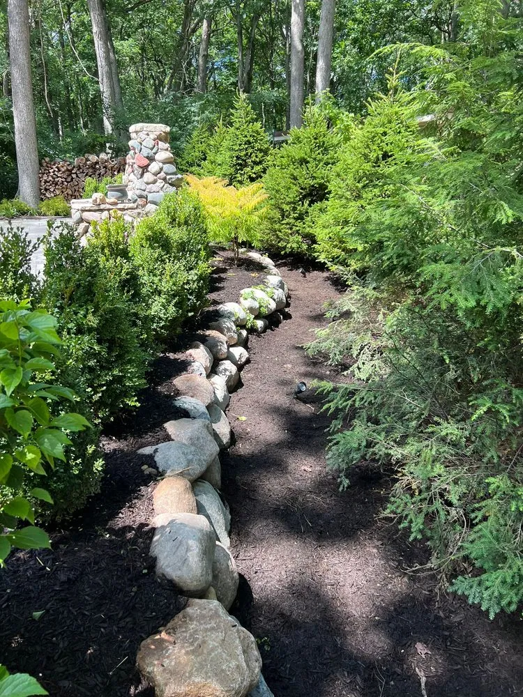 Custom lawn care service experts serving Harvard, IL - Willow Creek Landscape