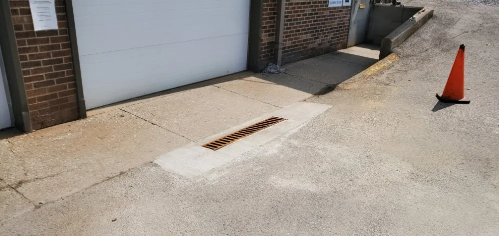 Professional yard maintenance for residential properties in Simpsonville, KY by Willow Farms Lawn & Landscape