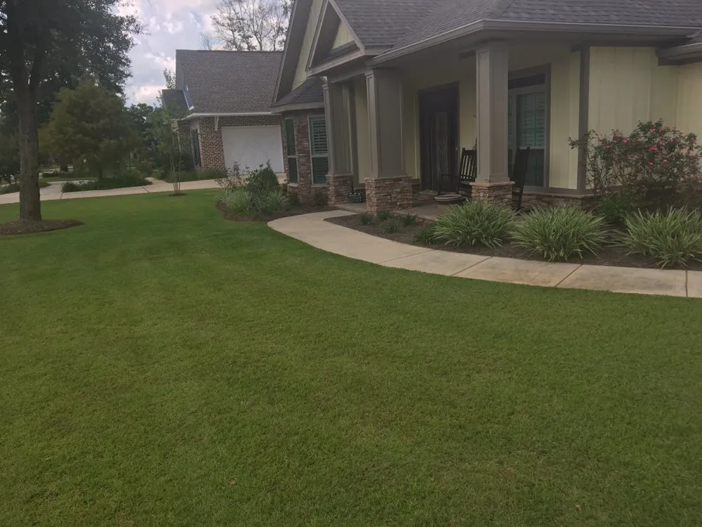 Affordable yard maintenance experts serving Pensacola, FL - Willow Tree Landscaping and Lawn Care