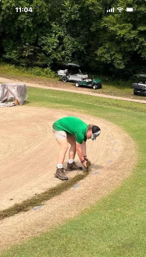 Professional yard cleanup service in Hendersonville, TN by Wills Pro Turf Designs