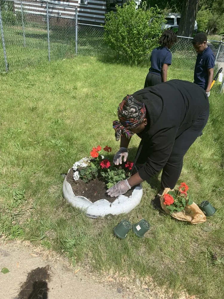 Reliable outdoor landscaping experts serving Gary, IN - Will’s Snow&LawnCare Sevice