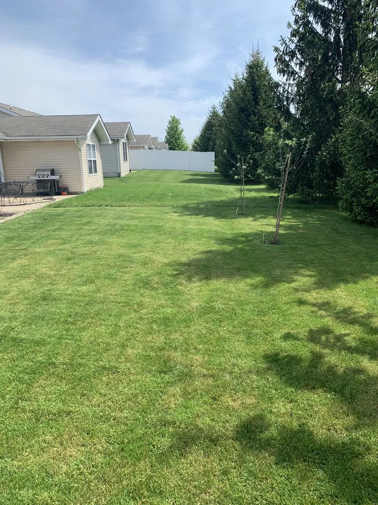 Reliable lawn care service near you across Gary, IN - Will’s Snow&LawnCare Sevice