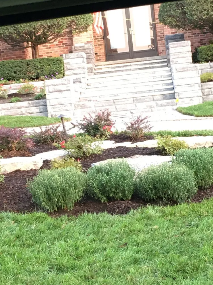Affordable garden landscaping in Detroit, MI by Willy Landscaping