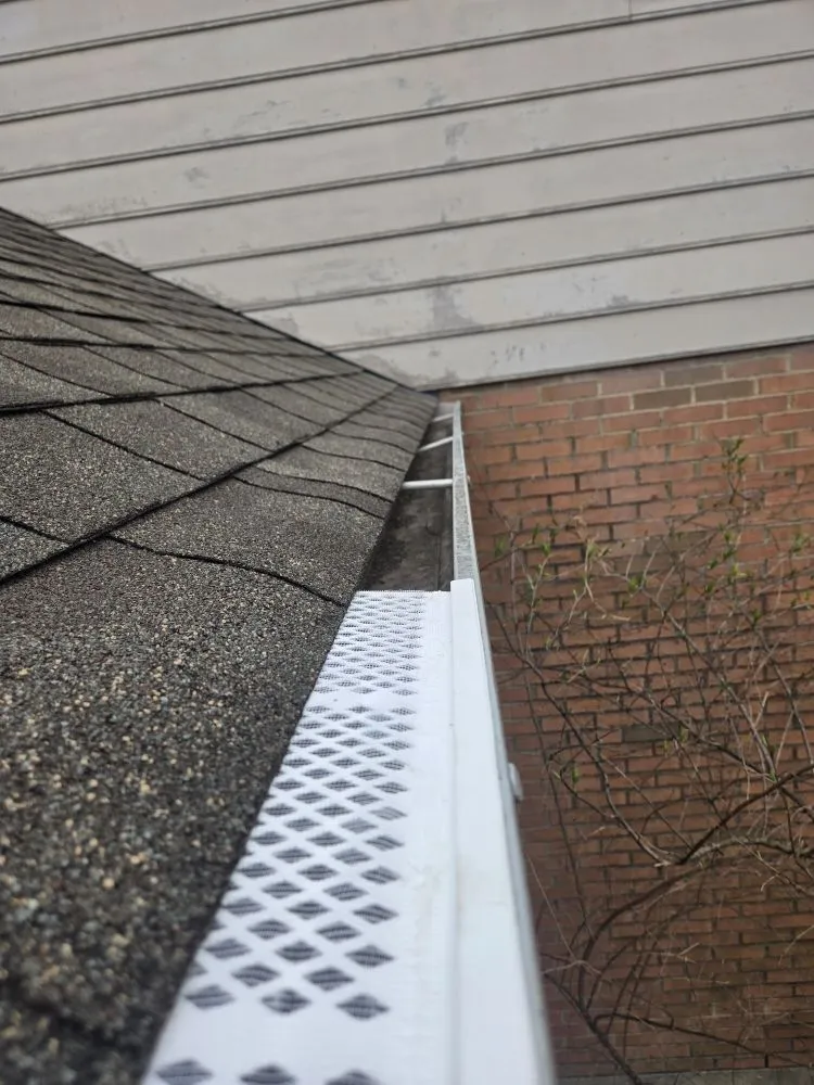 Professional yard maintenance for residential properties in Cincinnati, OH by Willy's Landscaping & Maintenance