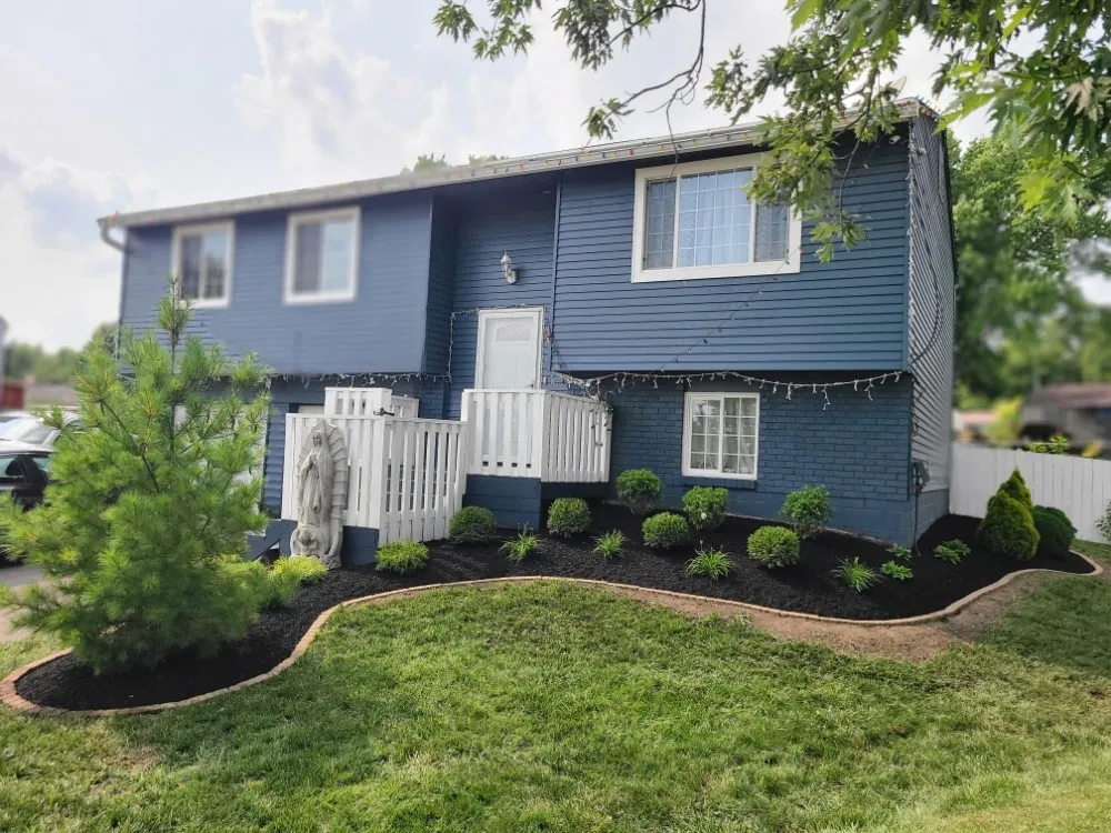 Top-rated outdoor landscaping for beautiful yards in Cincinnati, OH by Willy's Landscaping & Maintenance