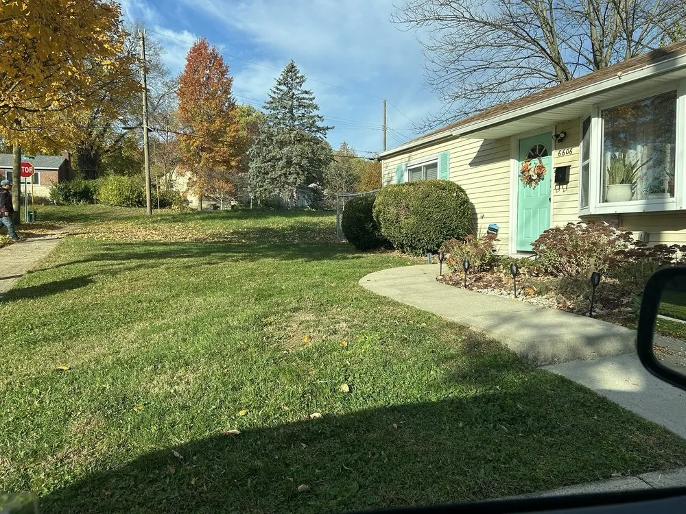 Local yard cleanup service for homes in Cincinnati, OH by Willy's Landscaping & Maintenance