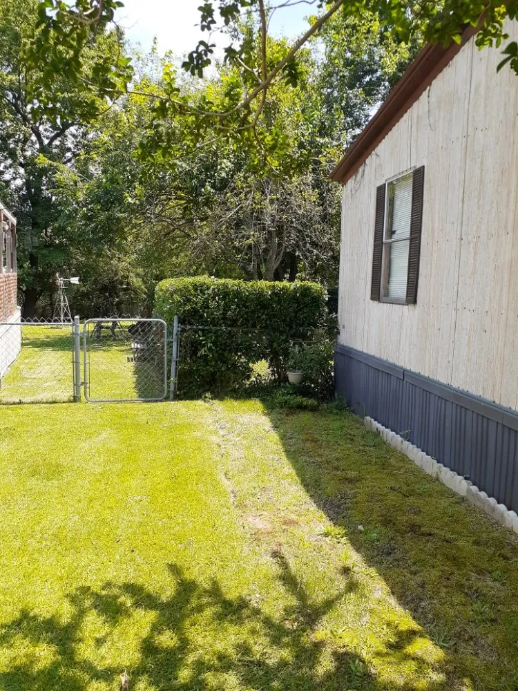 Affordable lawn care service for beautiful yards across Chesapeake, VA - Willy's Lawn Care & Pressure Washer Service