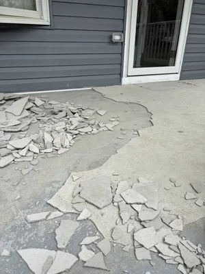 Wilson Landscaping & Construction Logo