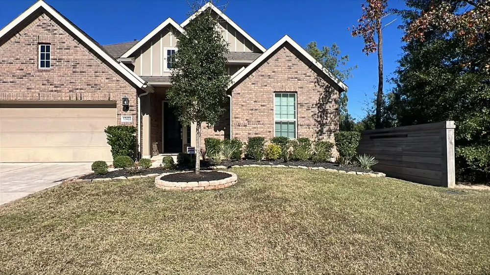 Top-rated yard cleanup service for residential properties in Conroe, TX by Wilson Landscaping