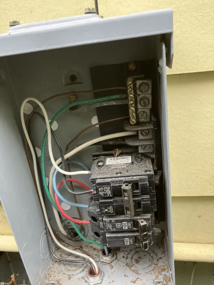 Custom yard maintenance for homes in Shelbyville, TN by Wilson Preferred Services