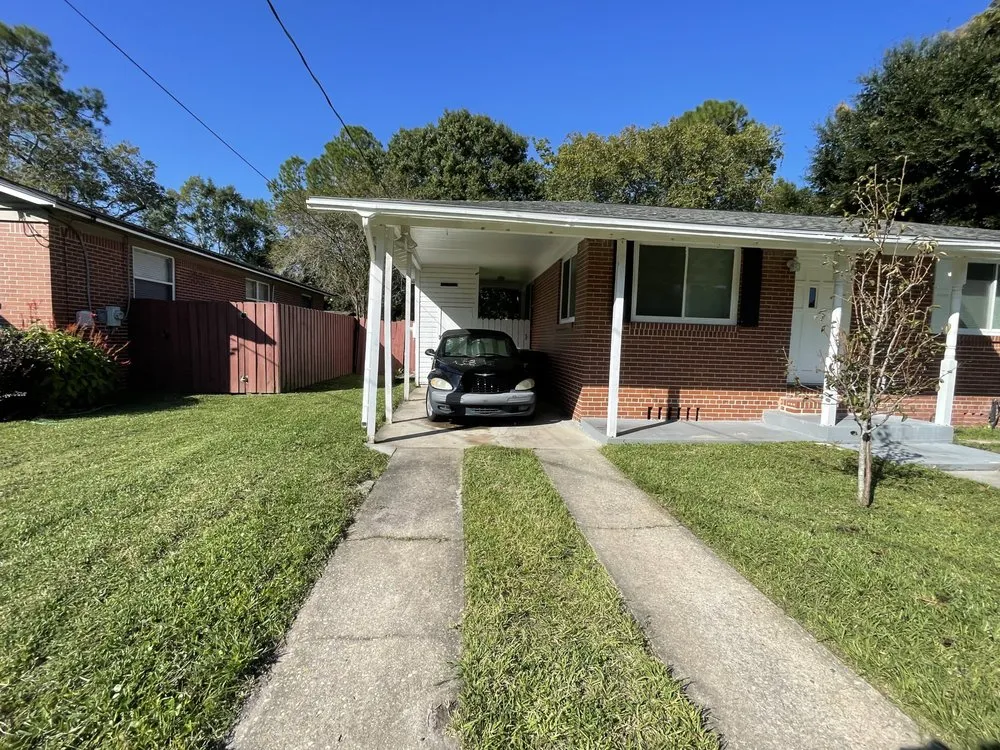 Reliable residential landscaping in Jacksonville, FL by Wilson Towers