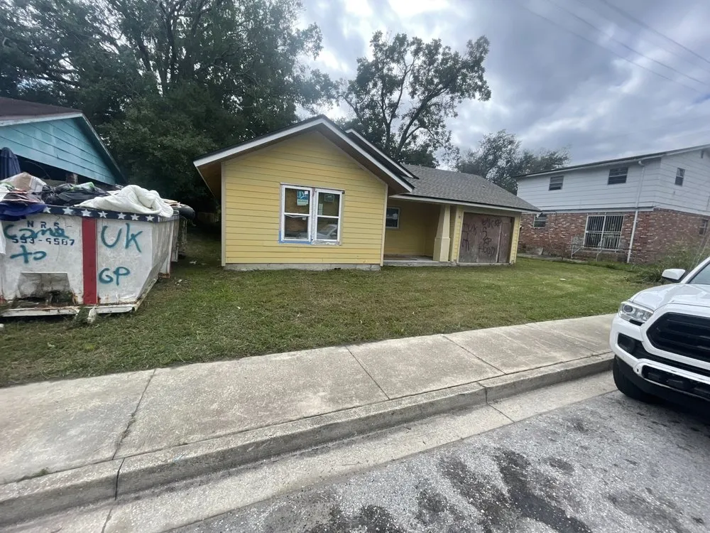 Affordable yard maintenance in Jacksonville, FL by Wilson Towers