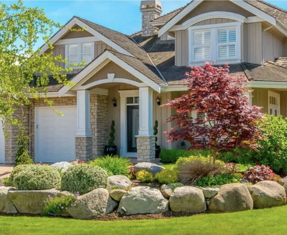 Expert yard maintenance in Detroit, MI - Wilson’s Extra Landscaping