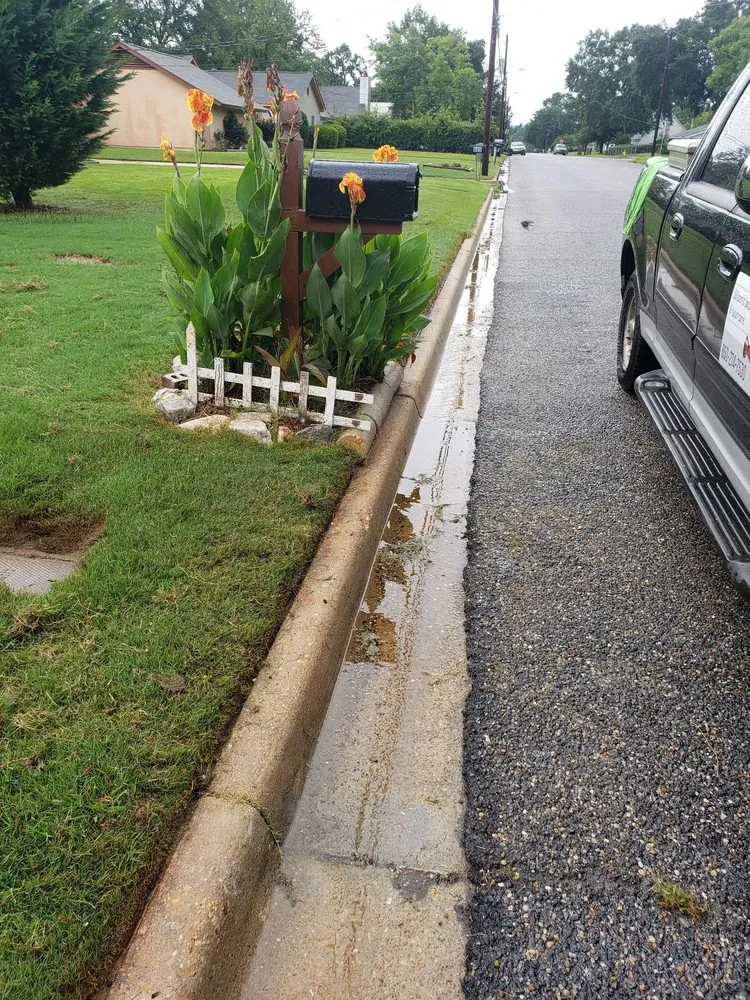 Top-rated lawn care service experts serving Montgomery, AL - Wilson's Landscaping and Lawn Care