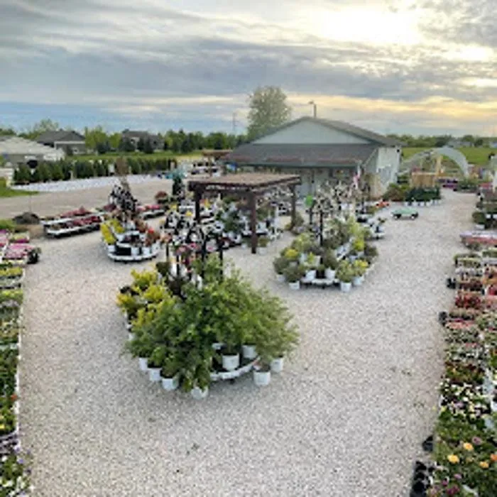 Top-rated landscaping services in Zeeland Charter Township, MI by Windridge Perennials & Landscaping
