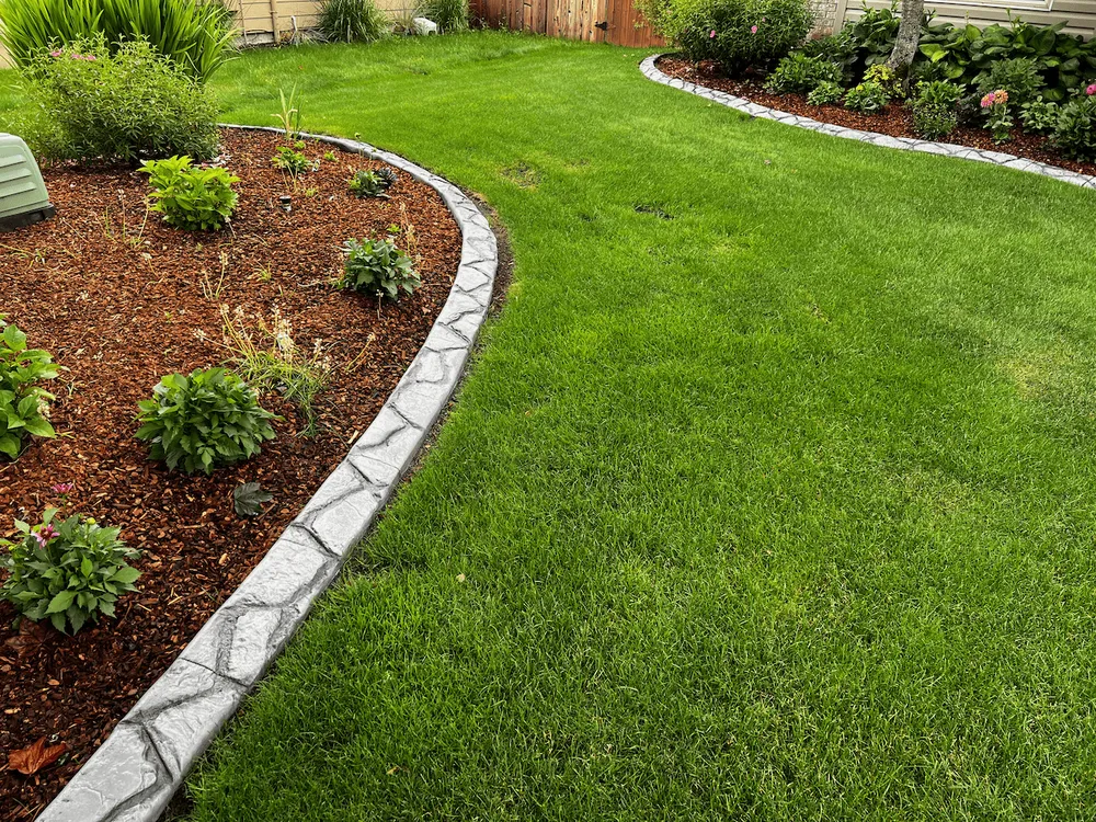 Top-rated residential landscaping for year-round maintenance in St. Charles, IL by Windy City Curbing