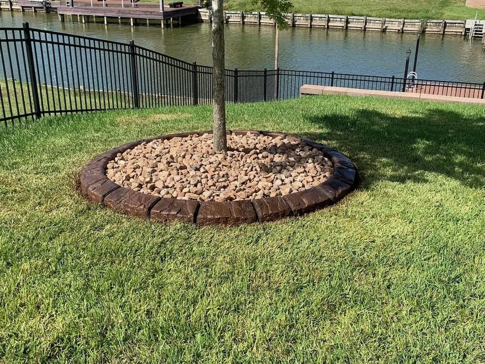 Reliable yard cleanup service in St. Charles, IL - Windy City Curbing