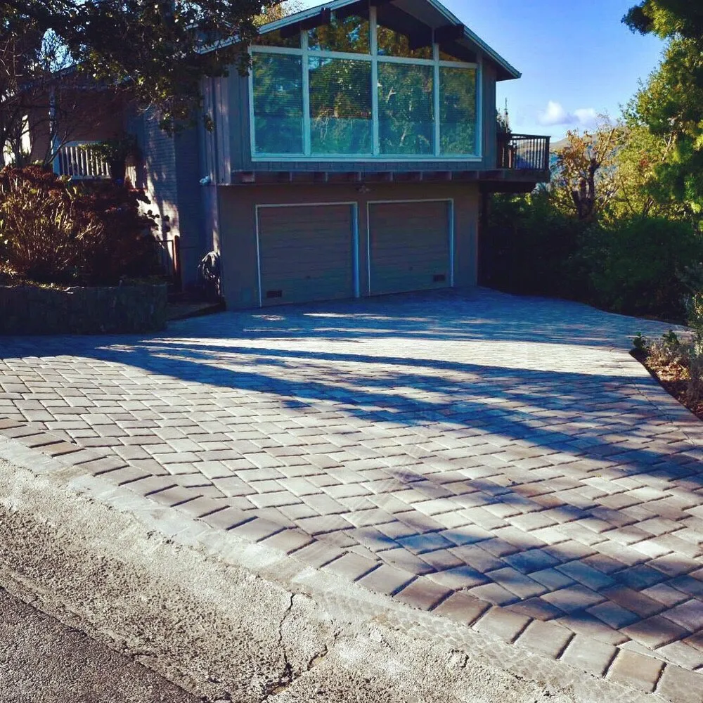 Custom lawn care service for year-round maintenance across Napa, CA - Wine Country Pavers