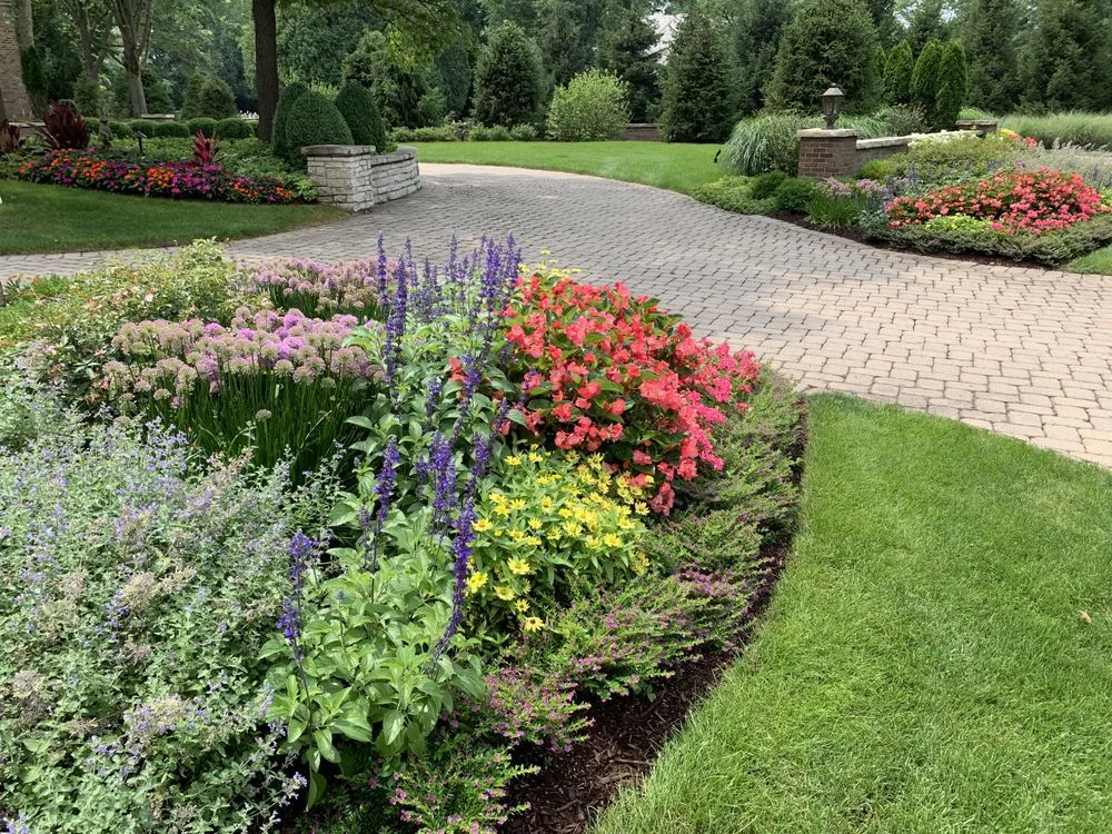 Affordable garden landscaping in Downers Grove, IL - Wingren Landscape