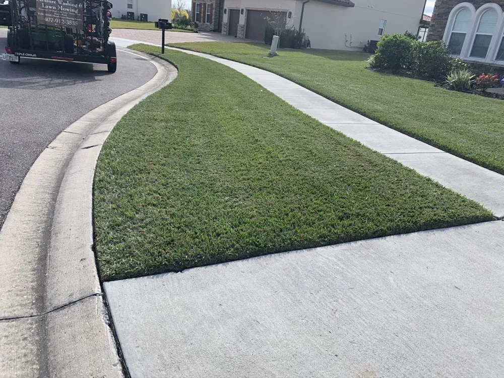 Reliable lawn mowing service in Kissimmee, FL by Winter Mowing