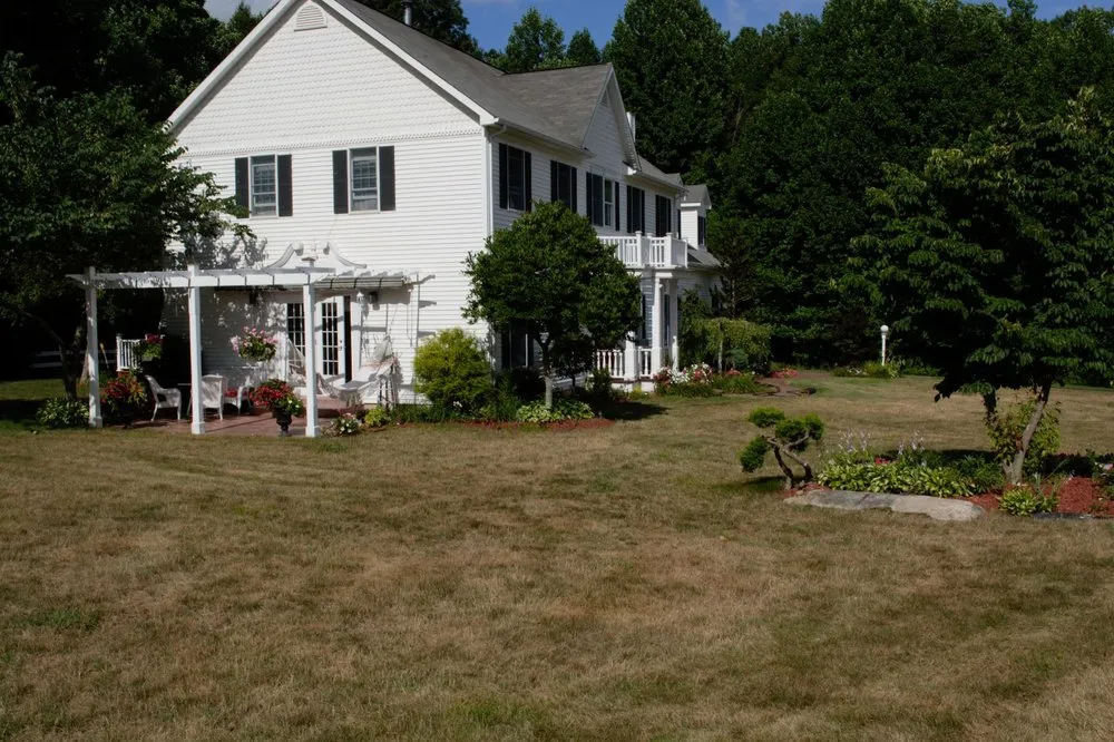 Top-rated yard maintenance with custom design across Southington, CT - Winterberry Gardens