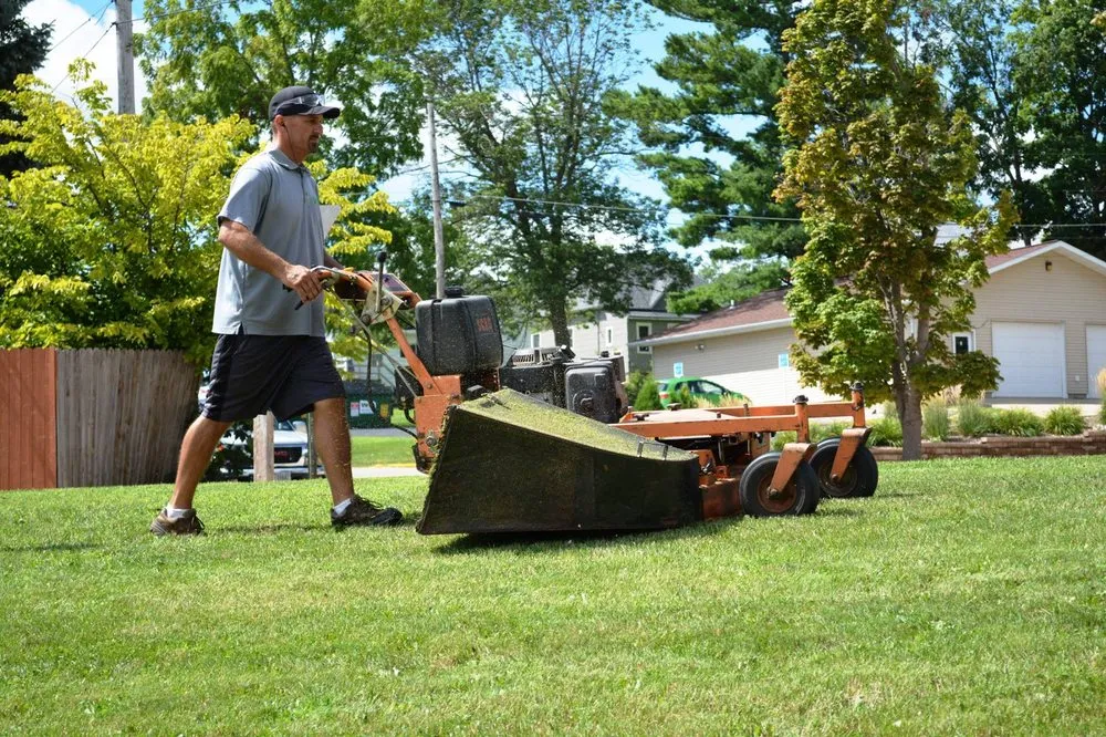 Professional yard maintenance experts serving Dodgeville, WI - Wisconsin Lawn Care Company