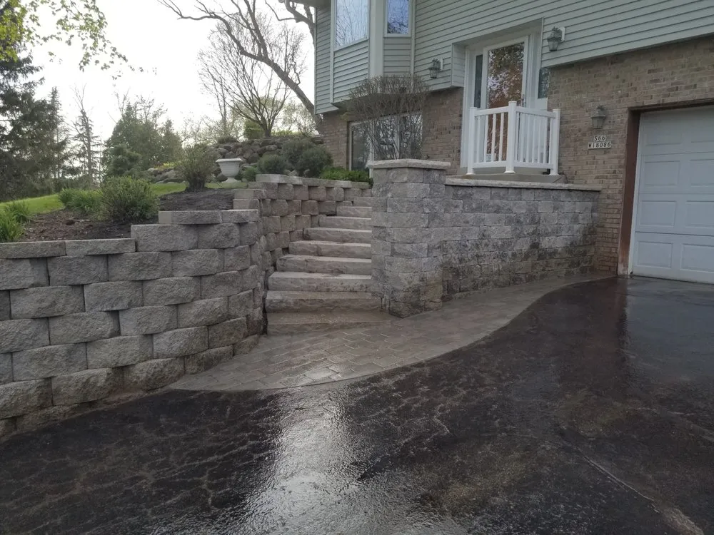 Expert landscaping services in Milwaukee, WI - Wisconsin Modern Landscaping & Construction