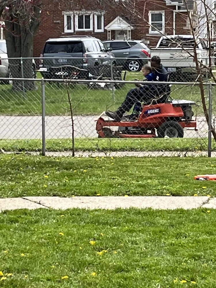 Affordable outdoor landscaping experts serving Detroit, MI - Wise Hoppers