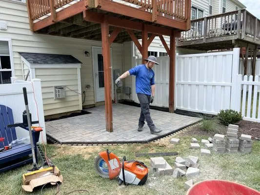 Wise Landscapes Logo