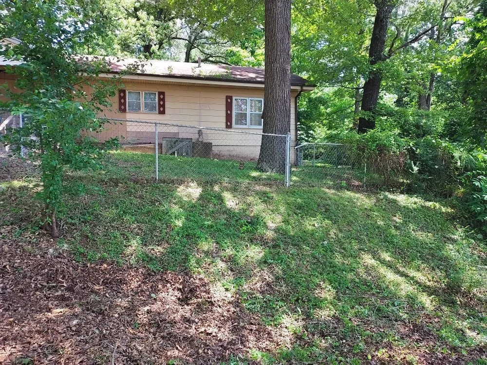 Reliable lawn mowing service experts serving Mammoth Spring, AR - Wit's End Outside Services