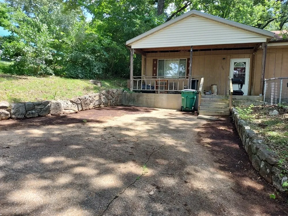 Local yard cleanup service for homes in Mammoth Spring, AR by Wit's End Outside Services