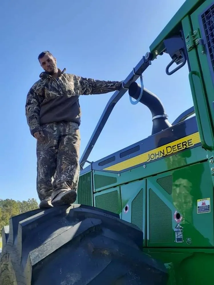 Reliable yard cleanup service in Myrtle Beach, SC by Wize Apostles Home Services