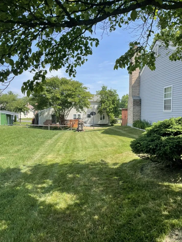 Trusted lawn mowing service in Derwood, MD by WJ Full Sevices