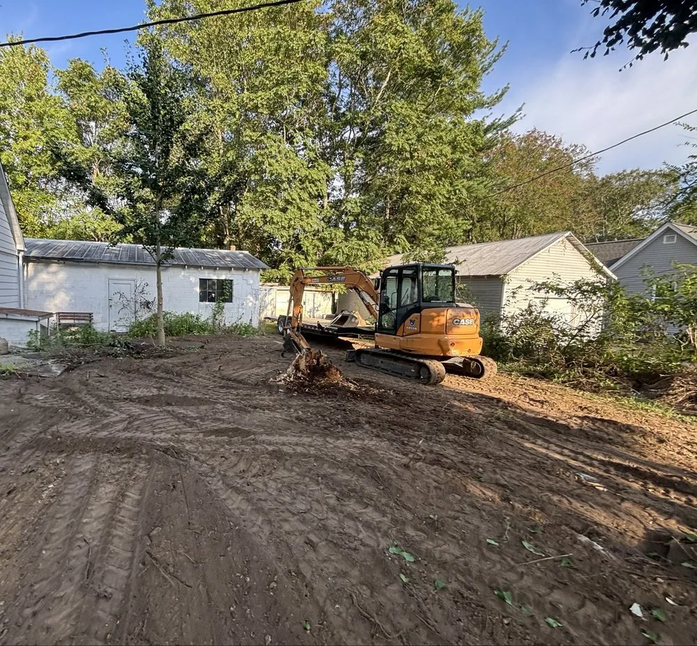 Local yard maintenance in Evansville, IN by WJR Excavating