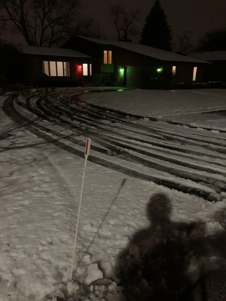 Expert yard maintenance in Waukegan, IL by W&L Service