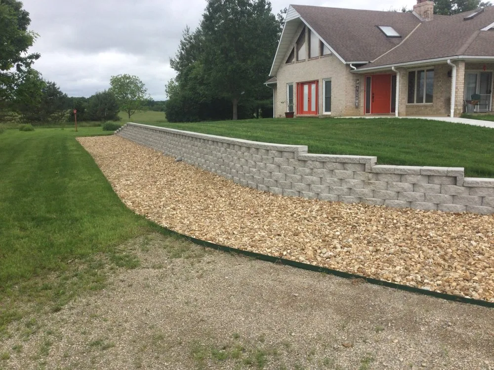 Expert lawn care service in Nevada, MO by WL Spraying & Landscaping