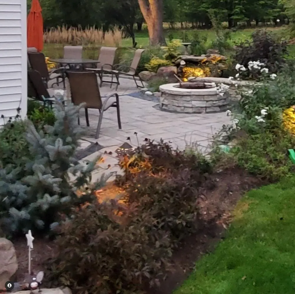 Affordable lawn care service in Louisville, KY - WLDflora Landscape