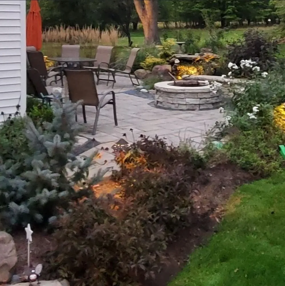 Professional landscaping services in Louisville, KY by WLDflora Landscape